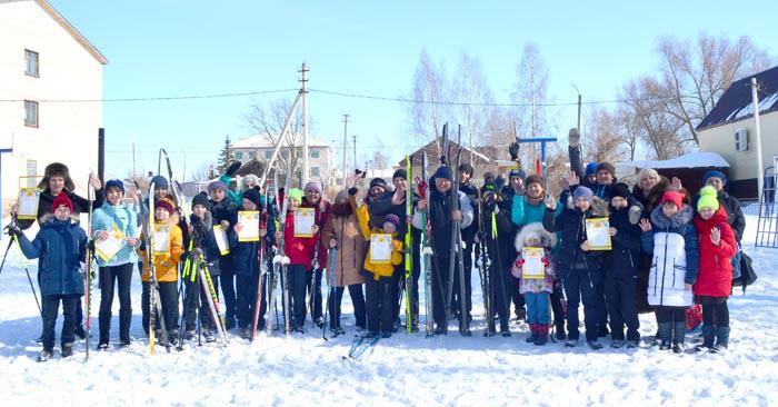 В Ардатовской средней школе №2 в рамках реализации областного проекта «Всей семьей в будущее!» состоялось спортивное соревнование «Лыжня России-2018»