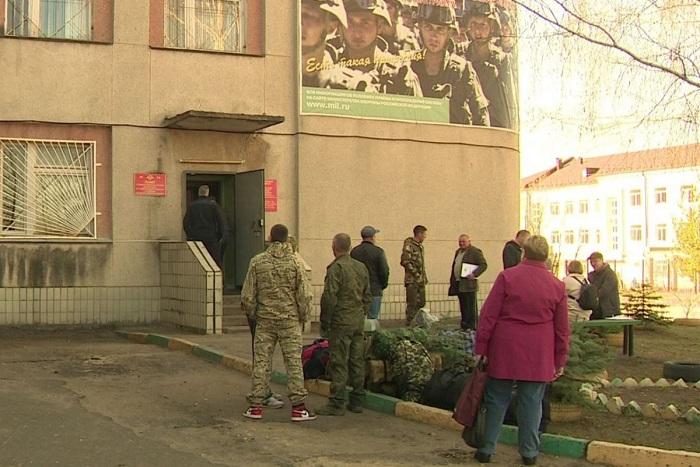 Доставку военнослужащих и выдачу экипировки организовал Дом народного единства