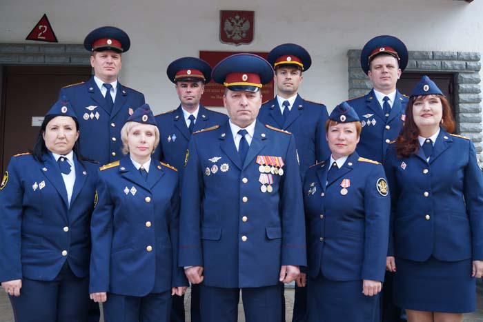 Сотрудники воспитательного отдела во главе с начальником ФКУ  ИК-18 В.Н. Лебедевым