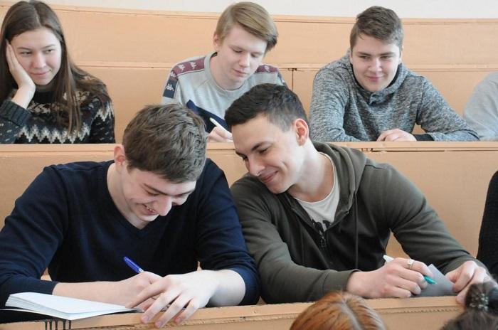 Решение проблемы трудоустройства выпускников - приоритет государства