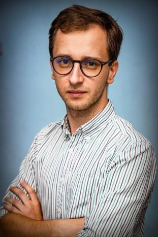 Преподаватель Нижегородского театрального училища, лауреат Премии Нижнего Новгорода, лауреат областного театрального фестиваля «Премьеры сезона» Андрей Богданов